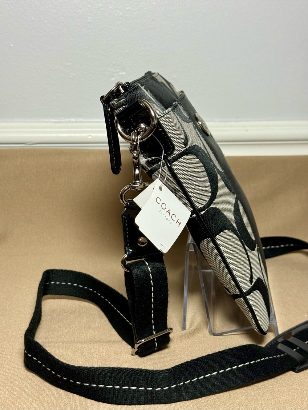 Coach NWT Black Signature Canvas Crossbody Bag - Picture 2 of 8